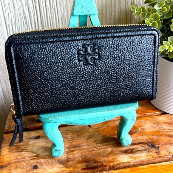 Tory Burch Handbags - Tory Burch Long Wallet